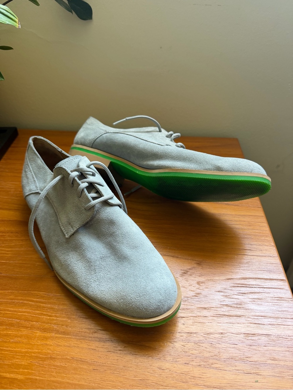 JD Fisk 11027 Men’s Light Gray Suede Shoes – Vibrant Green Sole - Size 12